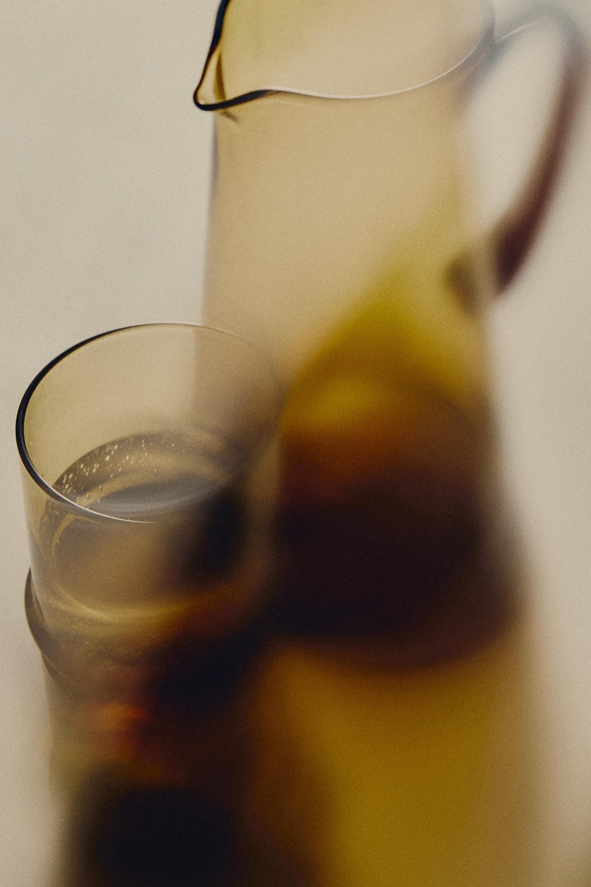 BUBBLE-EFFECT GLASS TUMBLER